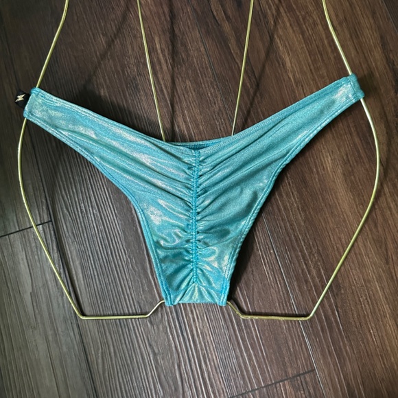 Cleo The Hurricane Heartbreaker and Scanty Scrunch bum set - Picture 2 of 7